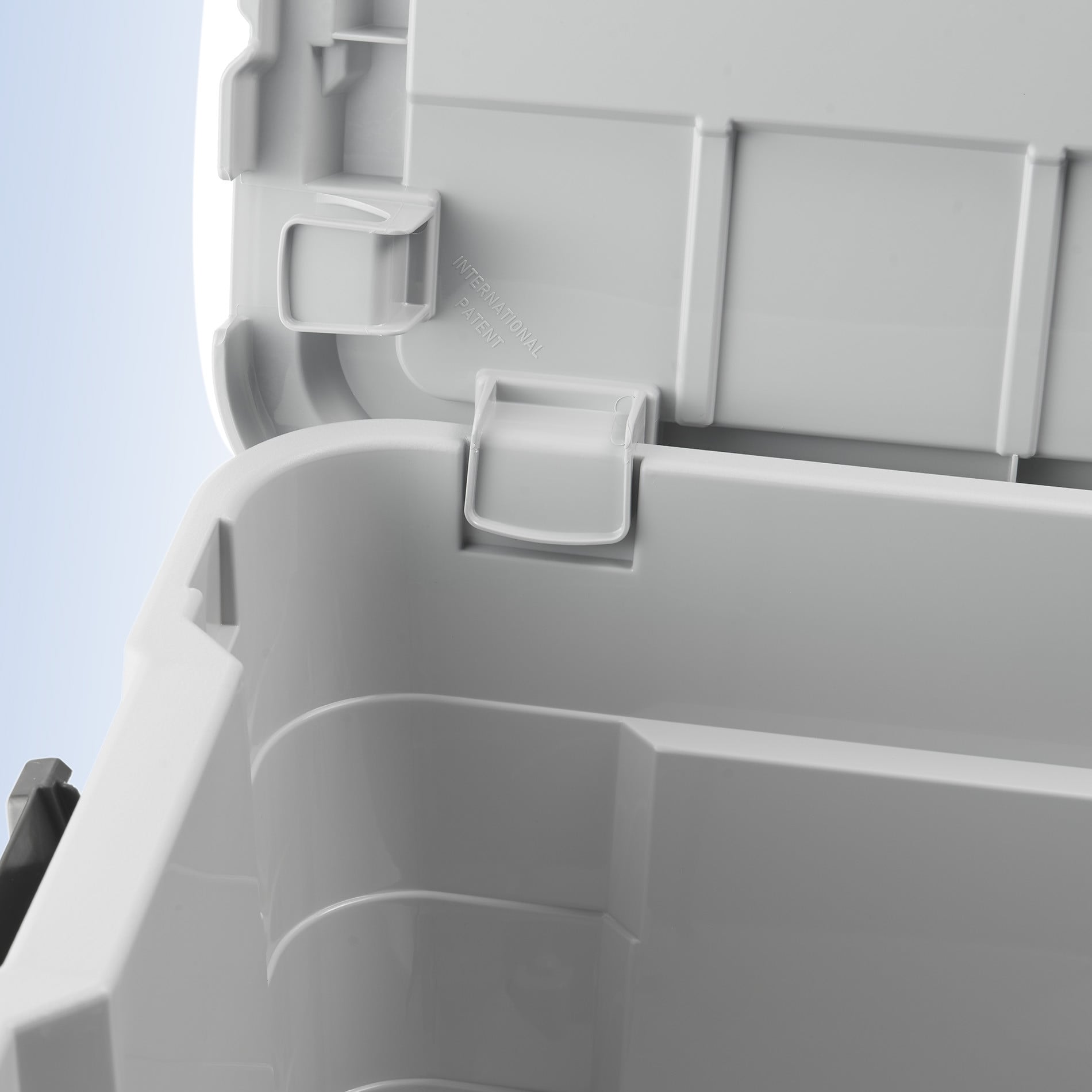 Box 4UP con coperchio e ruote | 60 L Light grey / Grafite